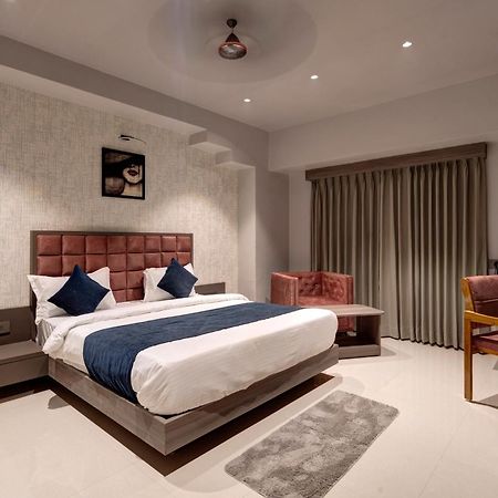 Hotel Sparsh Divine Ahmedabad Exterior foto