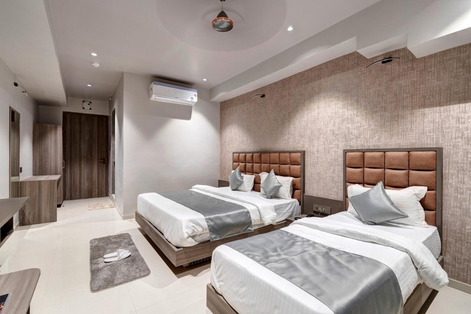 Hotel Sparsh Divine Ahmedabad Exterior foto