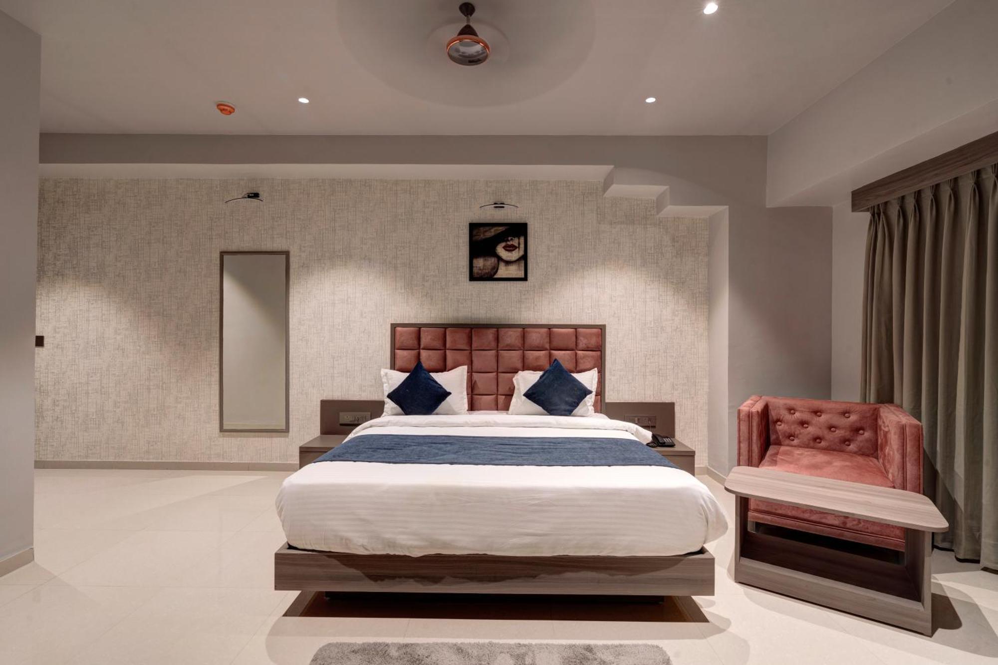 Hotel Sparsh Divine Ahmedabad Exterior foto